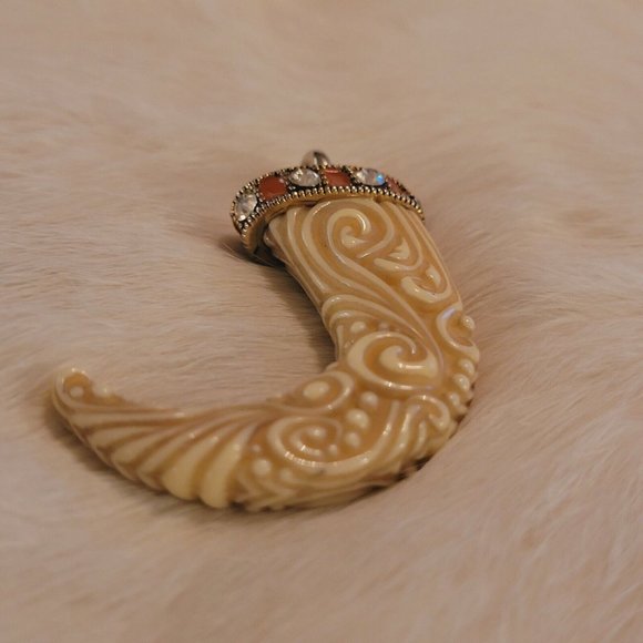 VIntage Carved Scroll Orange Enamel Rhinestone Pendant 8663 - Picture 4 of 7